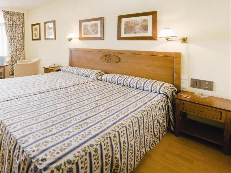 Bluesea Gran Cervantes Торремолинос Экстерьер фото
